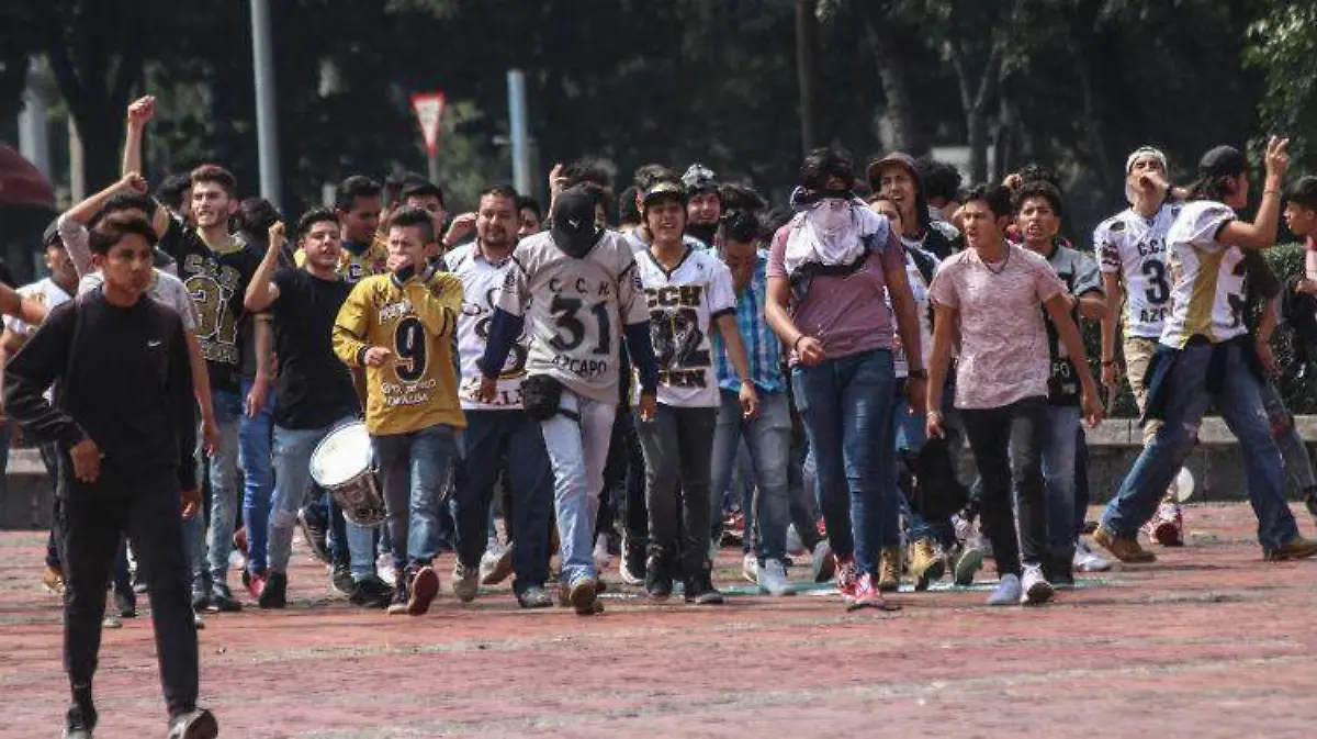 ROBERTO HERNANDEZ EL SOL DE MEXICO marcha CU lunes